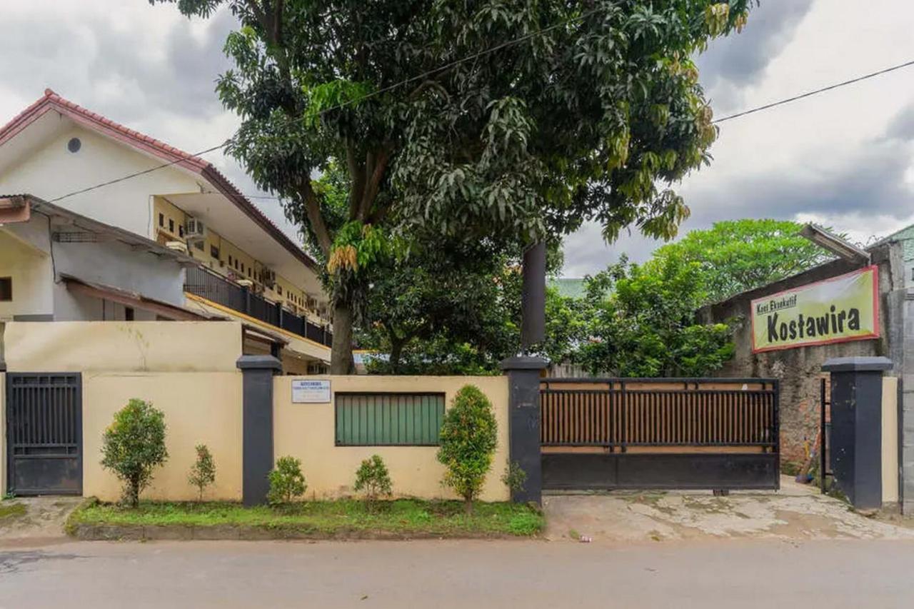 Kostawira Syariah Bintaro Mitra Reddoorz Otel Mencil Dış mekan fotoğraf