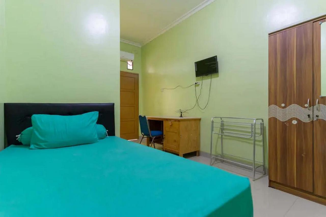 Kostawira Syariah Bintaro Mitra Reddoorz Otel Mencil Dış mekan fotoğraf